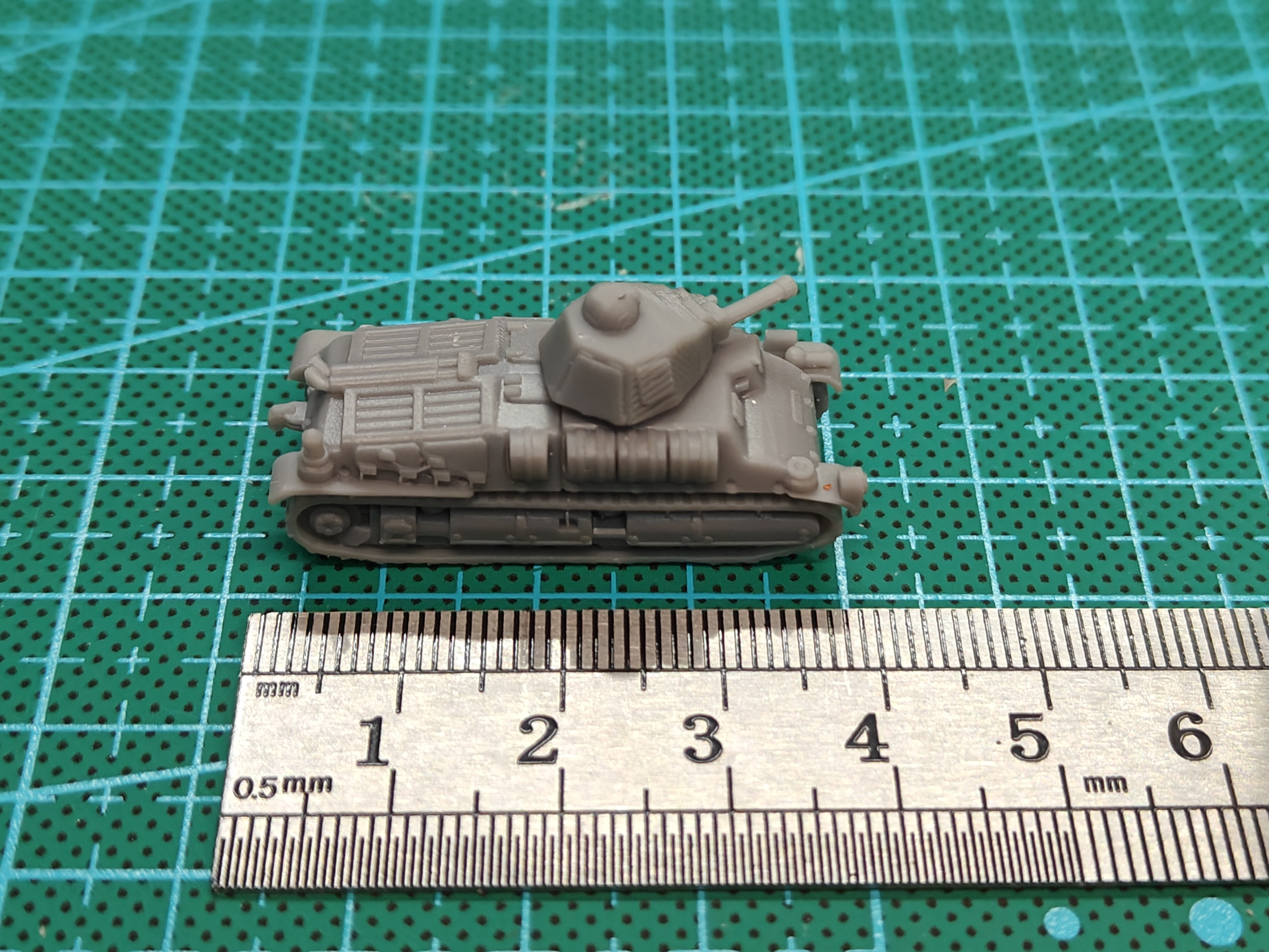 Model Kit Revell - 1/144 Scale Somua s35 Tank MODEL
